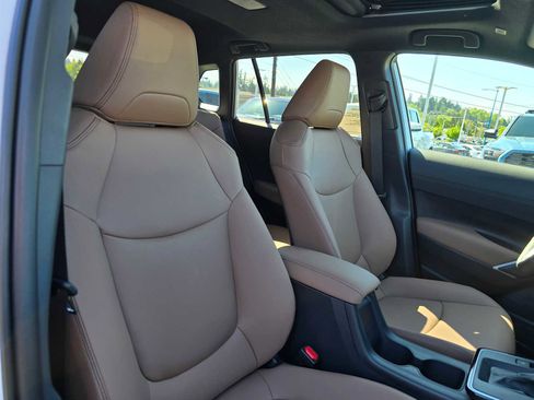 New 2026 Toyota Corolla Cross XLE AWD/4WD image 11