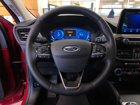 Certified 2022 Ford Escape Titanium AWD/4WD image 13