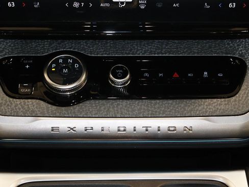 New 2025 Ford Expedition Tremor image 30