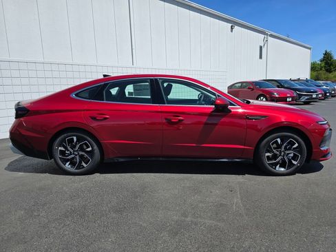 New 2025 Hyundai Sonata SEL image 3