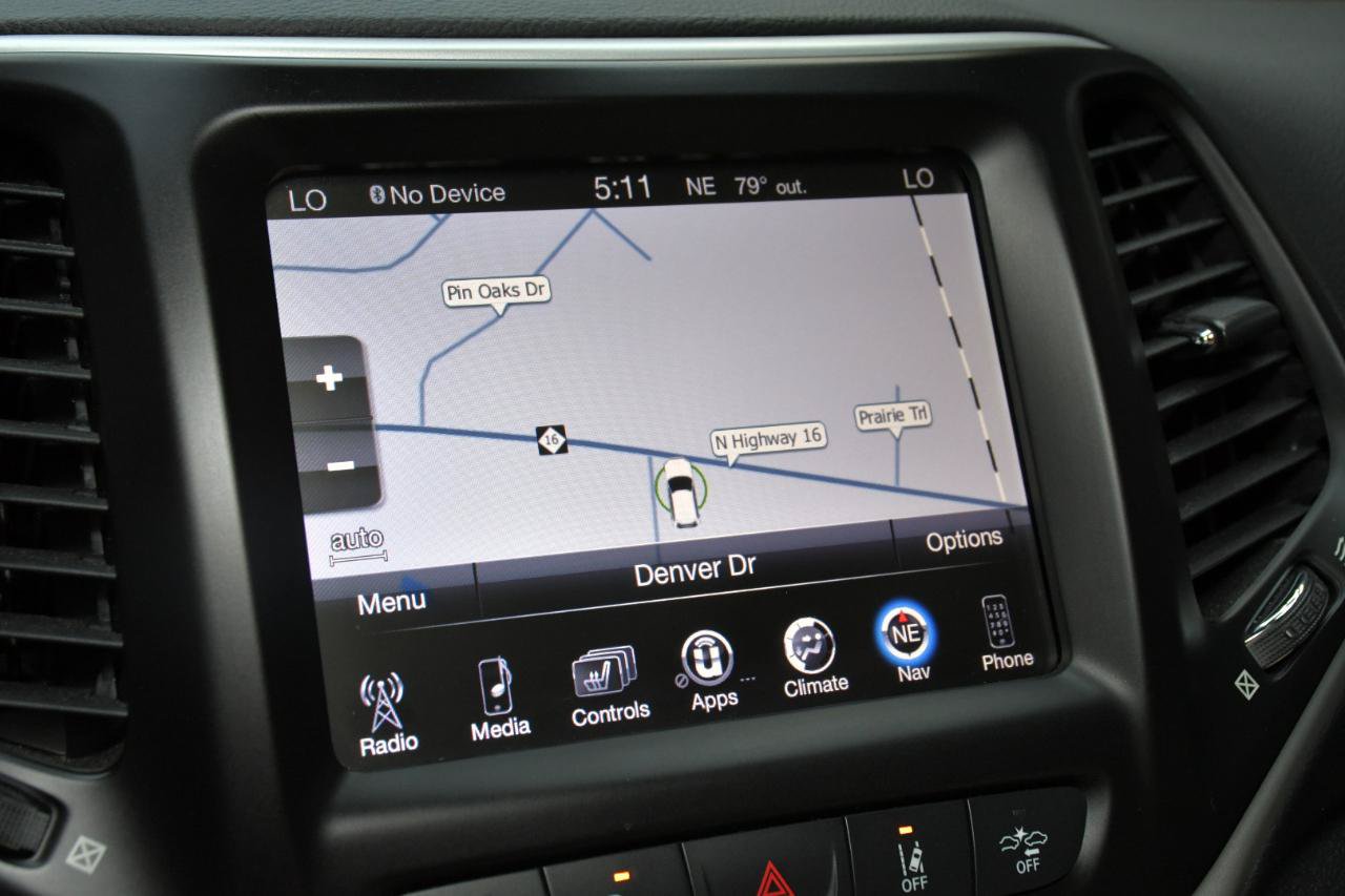 Used 2016 Jeep Cherokee Limited AWD/4WD image 45