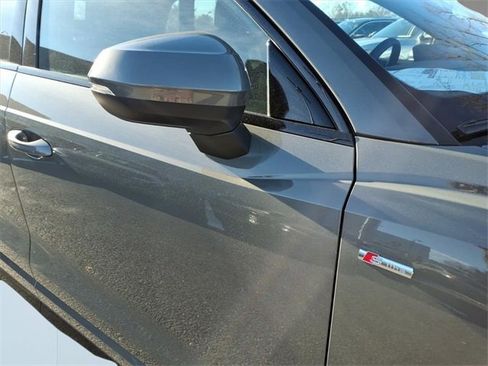 New 2025 Audi Q3 2.0T Premium image 6