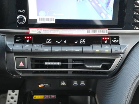 New 2026 Toyota Camry SE FWD image 21