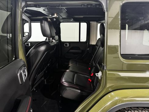 Used 2021 Jeep Wrangler Unlimited Rubicon w/ Uconnect 4C Nav & Sound Group AWD/4WD image 21