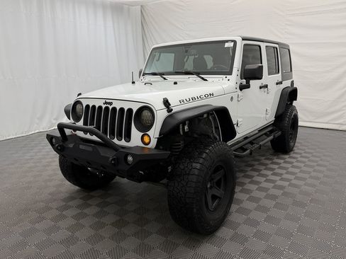 Used 2015 Jeep Wrangler Unlimited Rubicon w/ Connectivity Group AWD/4WD image 2