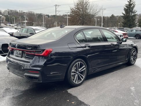 Certified 2022 BMW 750i xDrive w/ Luxury Rear Seating Package image 5