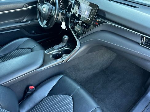 Used 2023 Toyota Camry SE image 16