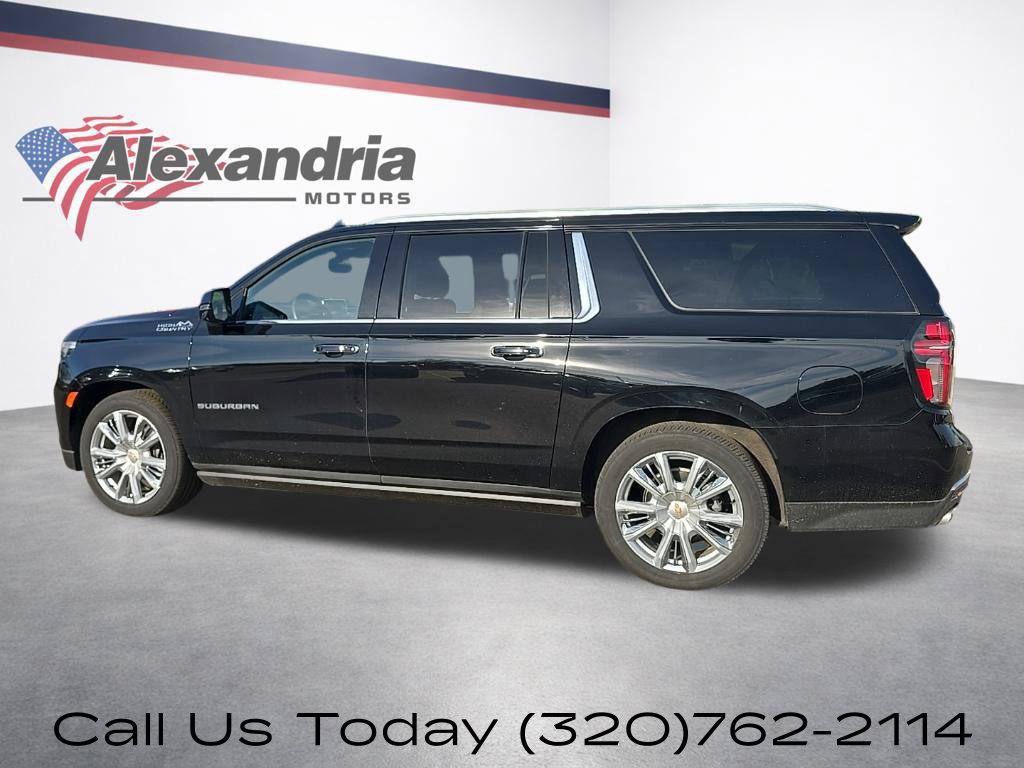 Used 2024 Chevrolet Suburban High Country AWD/4WD image 9