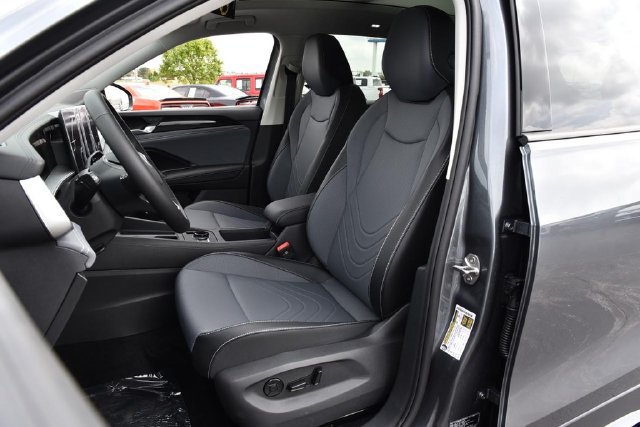 New 2026 Volkswagen Tiguan SE AWD/4WD image 19