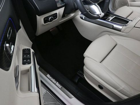 Certified 2025 Mercedes-Benz GLB 250 image 7