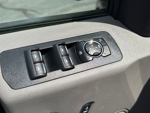 Used 2017 Ford F150 XLT AWD/4WD image 21