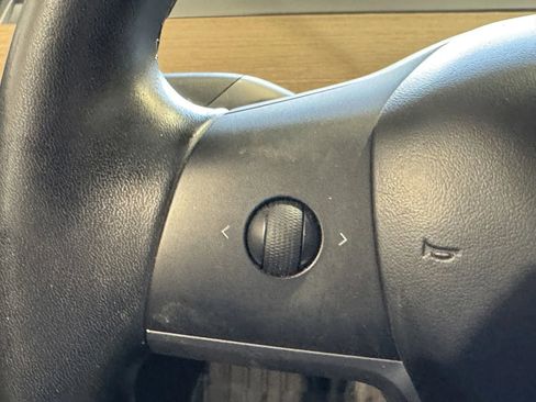 Used 2018 Tesla Model 3 Mid Range image 16