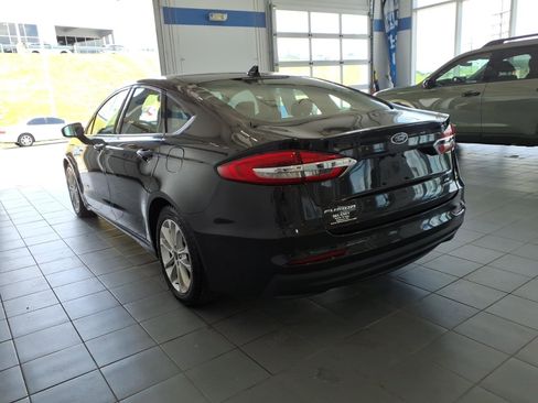 Used 2019 Ford Fusion SE FWD image 7