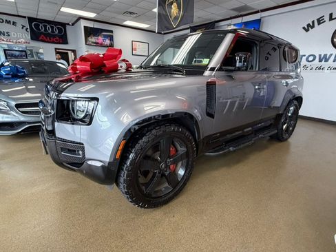 Used 2024 Land Rover Defender 110 X AWD/4WD image 9