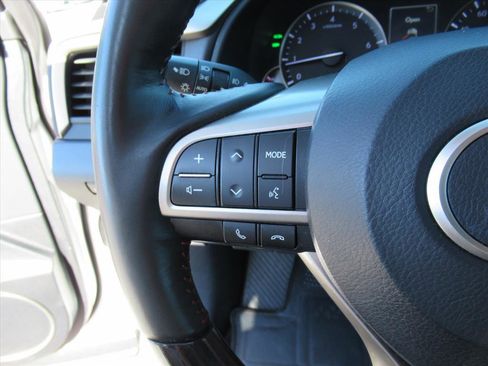 Used 2019 Lexus RX 350L Luxury image 16