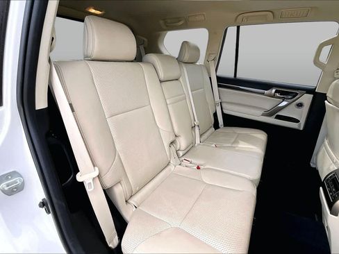Used 2020 Lexus GX 460 Luxury w/ Accessory Package AWD/4WD image 20
