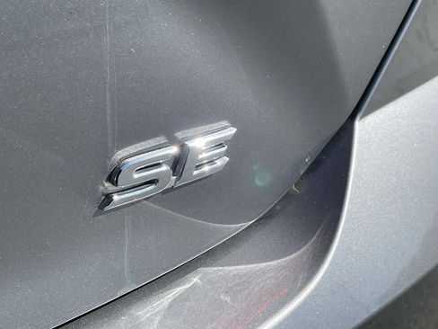 Used 2025 Toyota Camry SE w/ Convenience Package FWD image 10