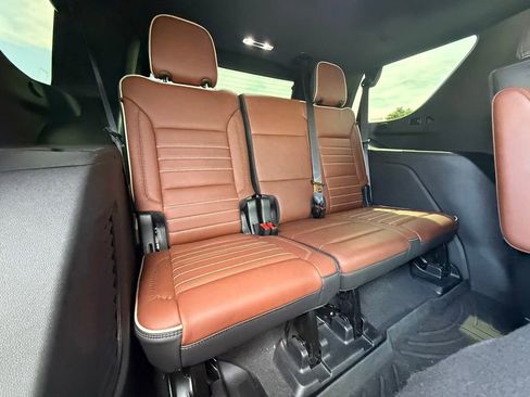 Used 2024 GMC Yukon Denali Ultimate AWD/4WD image 35