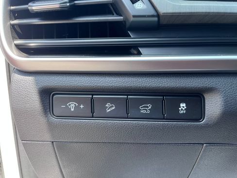 Certified 2024 Kia Telluride EX w/ EX Captain's Chair Package FWD image 11