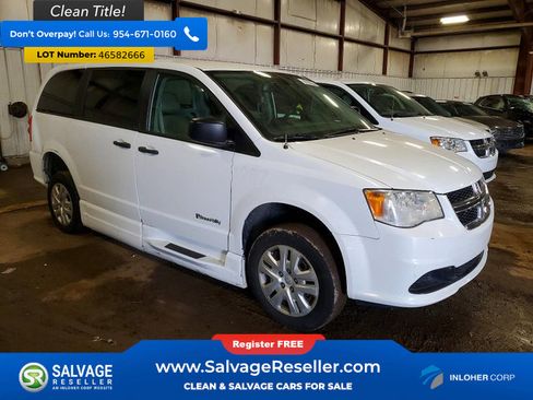 Used 2019 Dodge Grand Caravan SE image 5