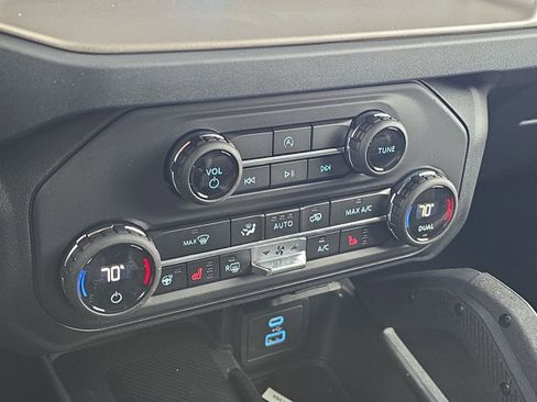 New 2025 Ford Bronco Outer Banks w/ Sasquatch Package image 28