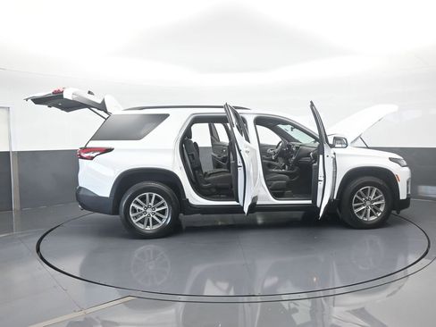 Used 2023 Chevrolet Traverse LT image 76