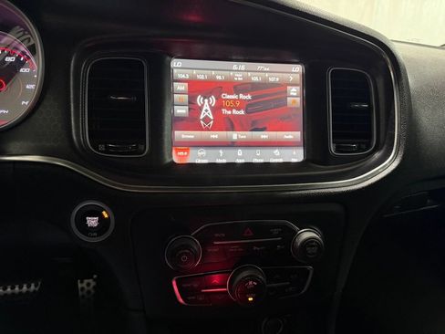 Used 2018 Dodge Charger SXT Plus w/ Beats Audio Group RWD image 4