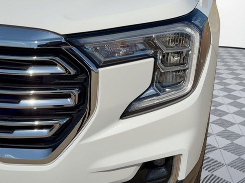 Used 2024 GMC Terrain SLT w/ Infotainment Package II AWD/4WD image 12