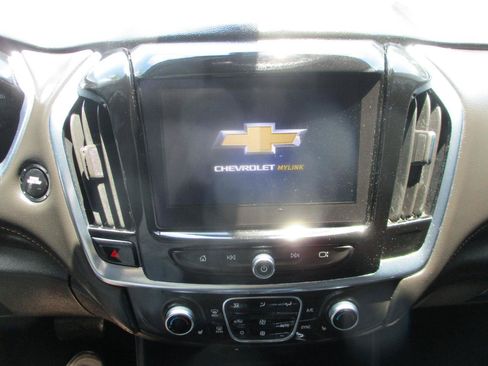 Used 2019 Chevrolet Traverse LT FWD image 15