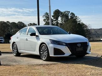 Used 2025 Nissan Altima 2.5 SV video 1