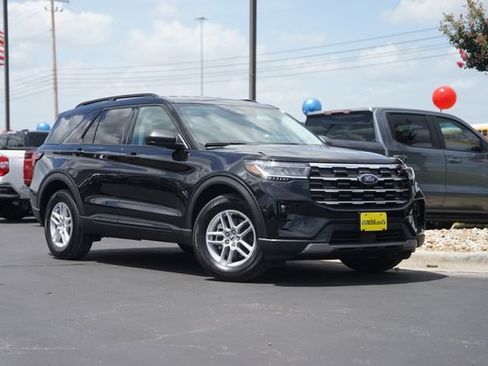 Used 2026 Ford Explorer Active RWD image 2