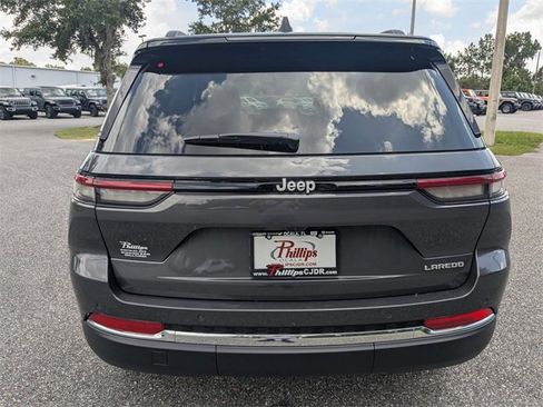 New 2025 Jeep Grand Cherokee Laredo X w/ Luxury Tech Group I image 5