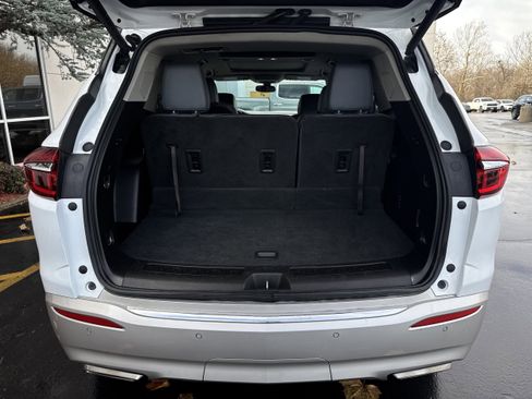 Used 2020 Buick Enclave Essence w/ Sound and Sites Package image 14