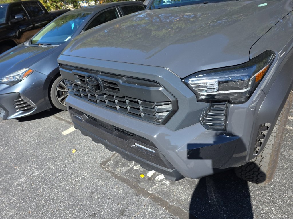 Used 2026 Toyota Tacoma TRD Off-Road AWD/4WD image 3