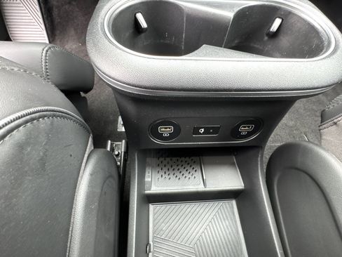 Certified 2023 Hyundai Ioniq 5 Limited w/ Cargo Package image 28