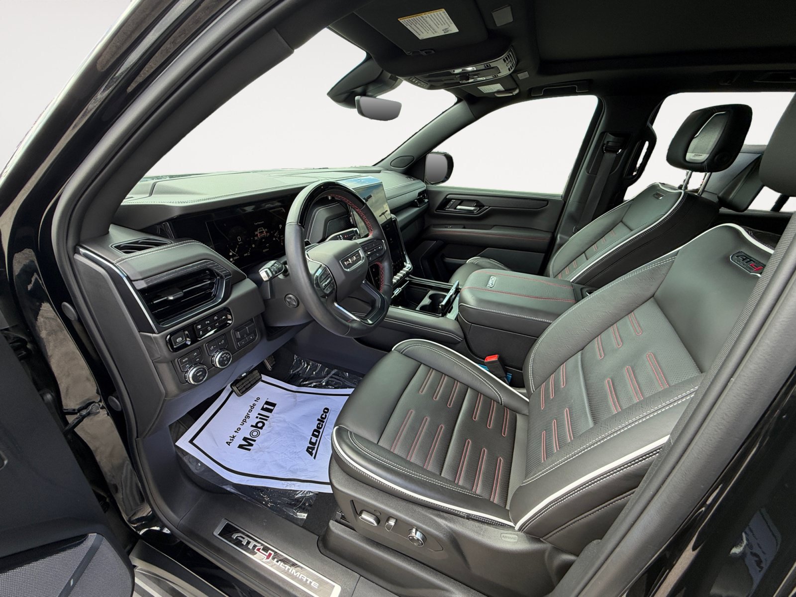 Used 2025 GMC Yukon AT4 Ultimate AWD/4WD image 17