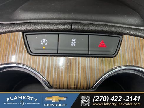 Used 2023 GMC Acadia SLE w/ Driver Convenience Package image 32