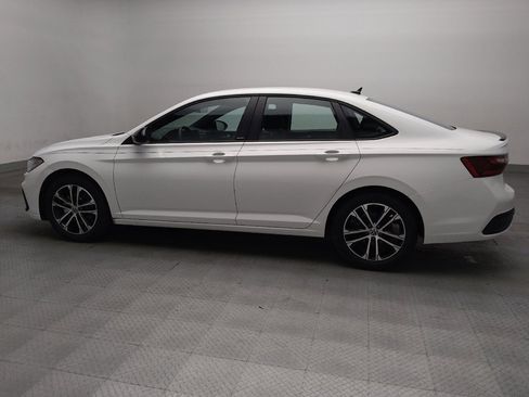 Used 2025 Volkswagen Jetta Sport FWD image 3