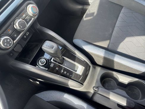 Used 2025 Nissan Versa SV FWD image 38