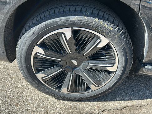 New 2025 Cadillac Escalade IQ Sport 1 w/ Smart Trailering package image 14