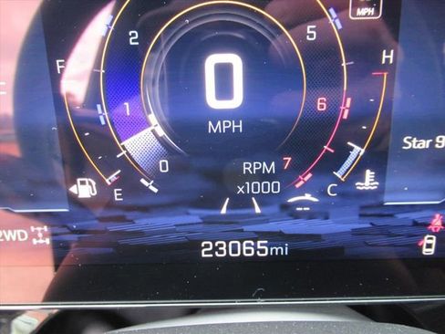 Used 2025 Chevrolet Tahoe Z71 AWD/4WD image 27