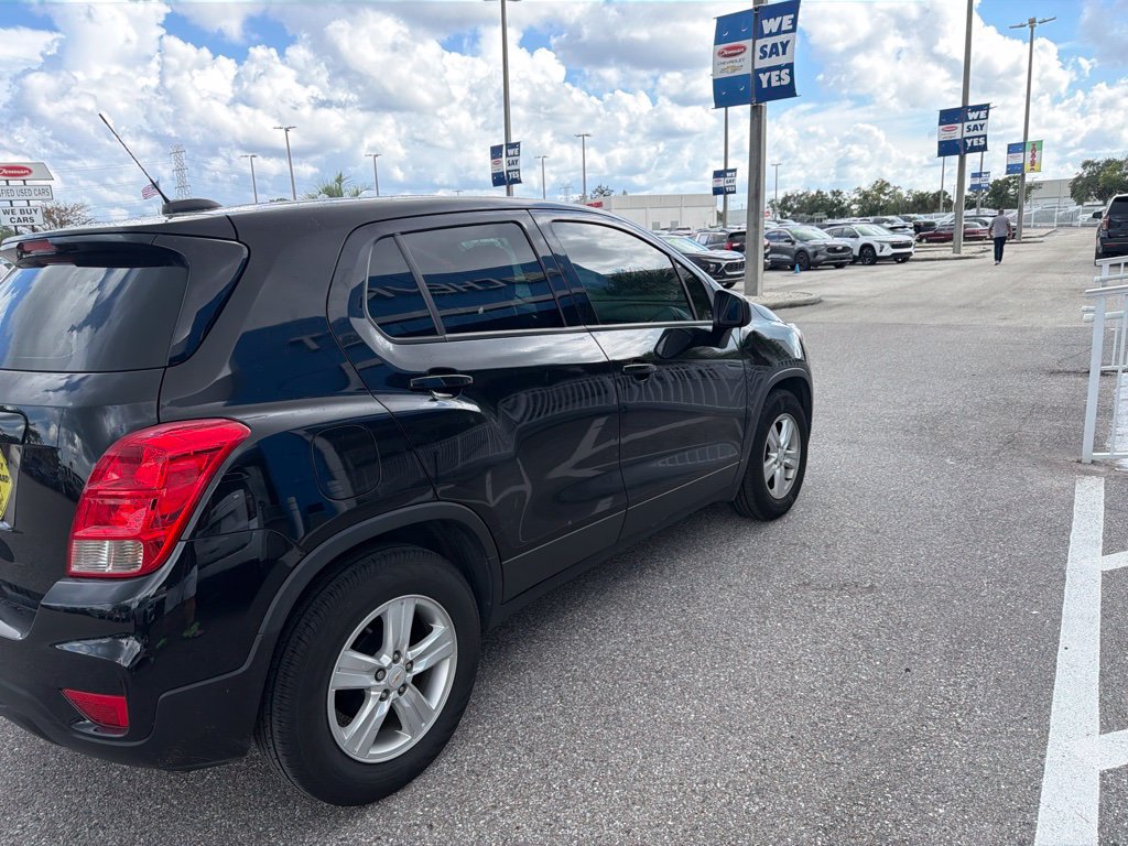 Used 2020 Chevrolet Trax LS FWD image 10