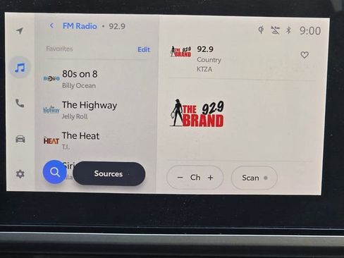 Used 2025 Toyota Camry LE image 23
