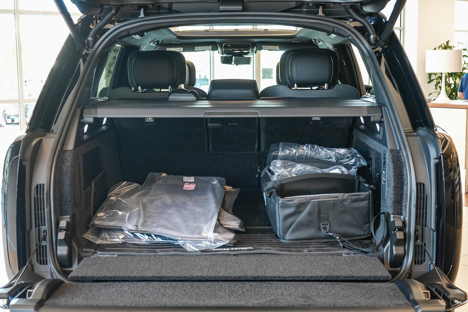 New 2026 Land Rover Range Rover SV AWD/4WD image 24