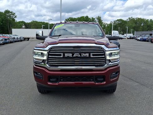 Used 2024 RAM 3500 Laramie AWD/4WD image 2