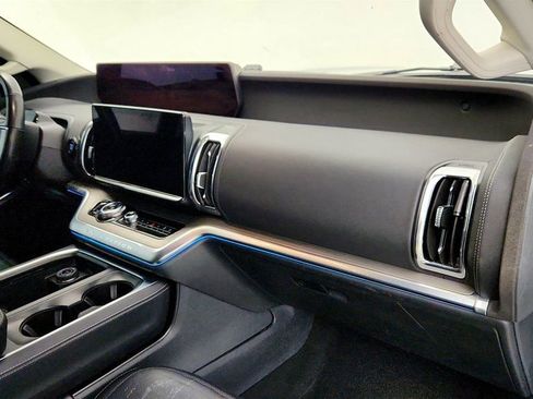 Used 2025 Ford Expedition Max Platinum image 29