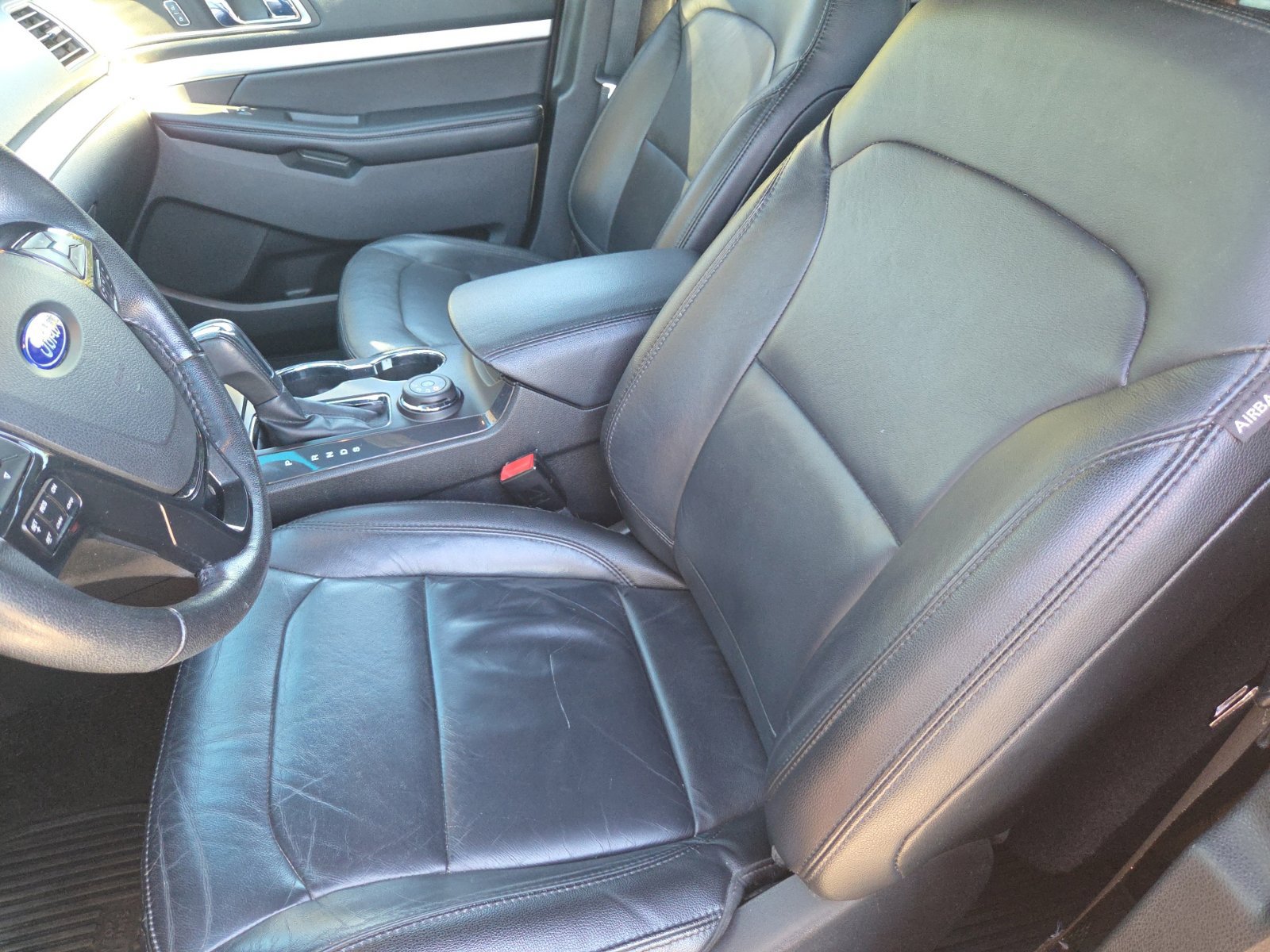Used 2016 Ford Explorer XLT w/ Equipment Group 202A AWD/4WD image 17
