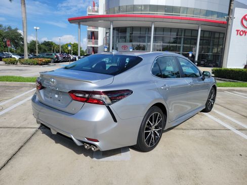 Used 2024 Toyota Camry SE w/ Convenience Package FWD image 7