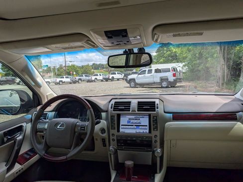 Used 2013 Lexus GX 460 Premium AWD/4WD image 21