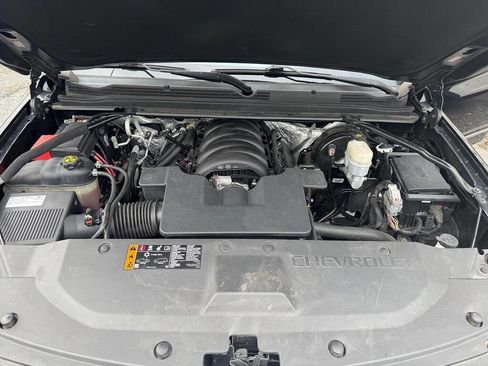 Used 2018 Chevrolet Suburban LT w/ LT Signature Package image 14